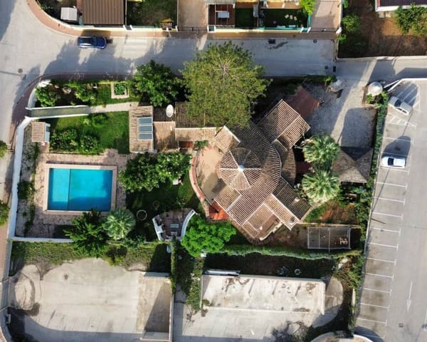 7 bedroom Villa for sale in Javea / Xàbia with pool - € 850,000 (Ref: 8571283)