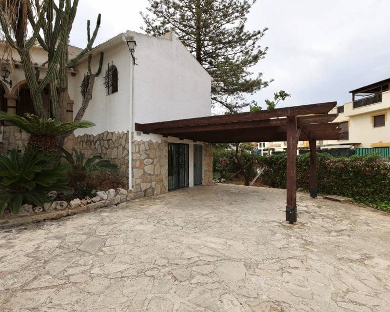 7 bedroom Villa for sale in Javea / Xabia with pool - € 850,000 (Ref: 8571283)