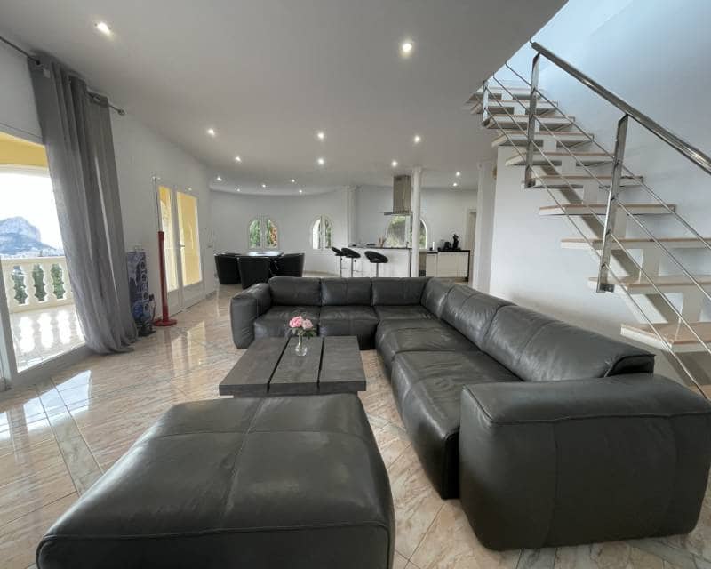 4 bedroom Villa for sale in Calpe / Calp with pool - € 1,250,000 (Ref: 8688465)