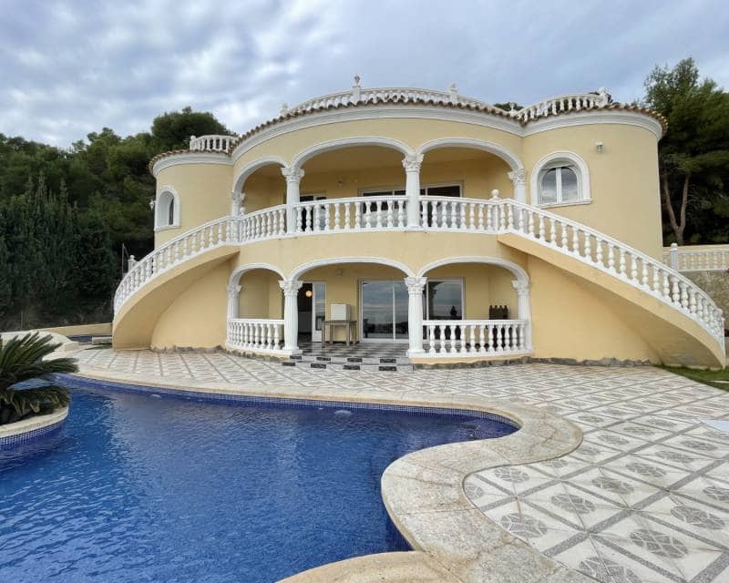 4 bedroom Villa for sale in Calpe / Calp with pool - € 1,250,000 (Ref: 8688465)