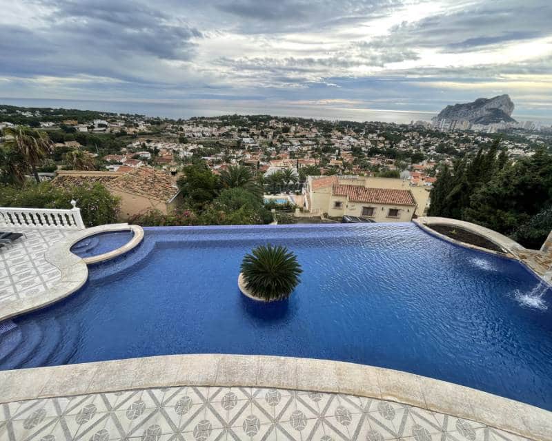4 bedroom Villa for sale in Calpe / Calp with pool - € 1,250,000 (Ref: 8688465)