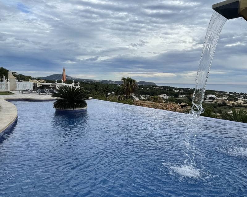 4 bedroom Villa for sale in Calpe / Calp with pool - € 1,250,000 (Ref: 8688465)