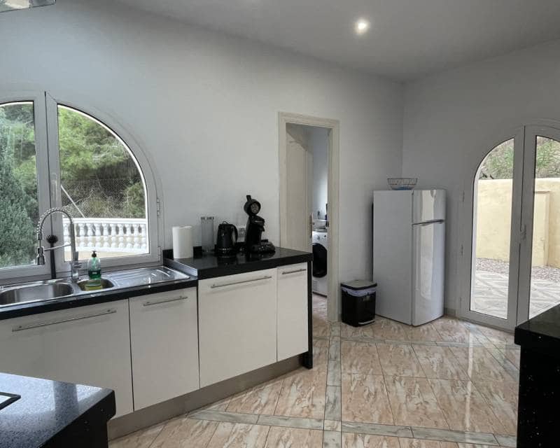 4 bedroom Villa for sale in Calpe / Calp with pool - € 1,250,000 (Ref: 8688465)