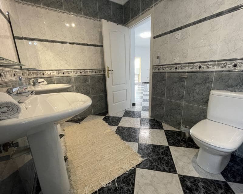 4 bedroom Villa for sale in Calpe / Calp with pool - € 1,250,000 (Ref: 8688465)