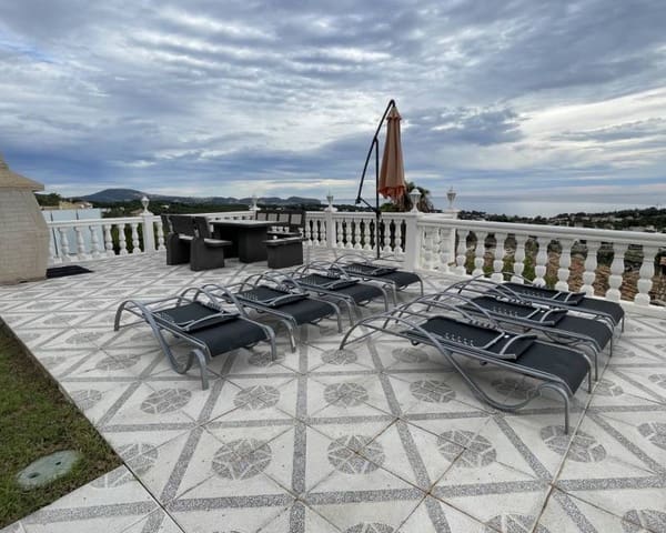 4 Zimmer Villa zu verkaufen in Calpe / Calp mit Pool - 1.250.000 € (Ref: 8688465)