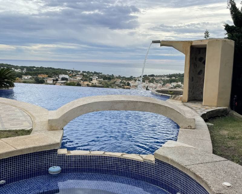 4 bedroom Villa for sale in Calpe / Calp with pool - € 1,250,000 (Ref: 8688465)