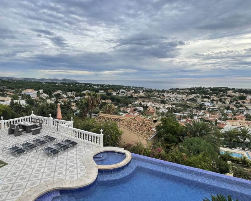 4 bedroom Villa for sale in Calpe / Calp with pool - € 1,250,000 (Ref: 8688465)