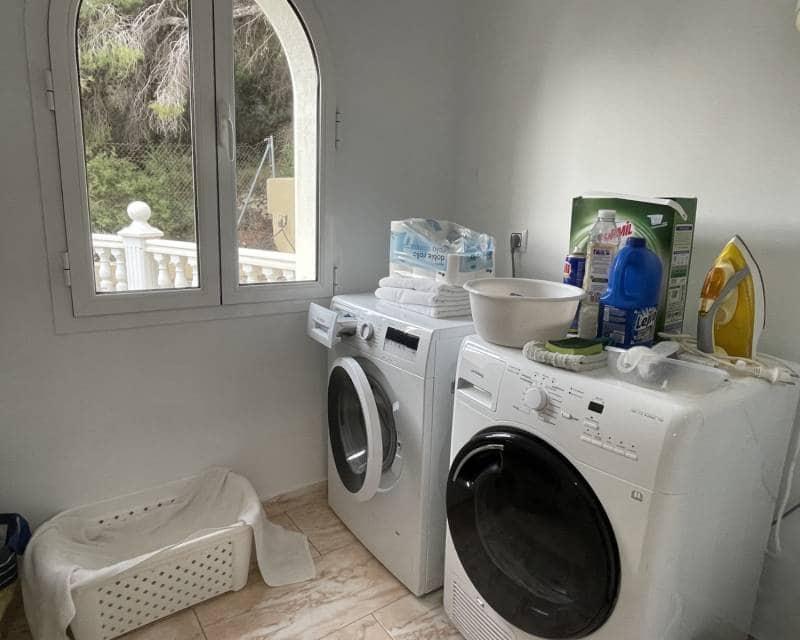 4 bedroom Villa for sale in Calpe / Calp with pool - € 1,250,000 (Ref: 8688465)