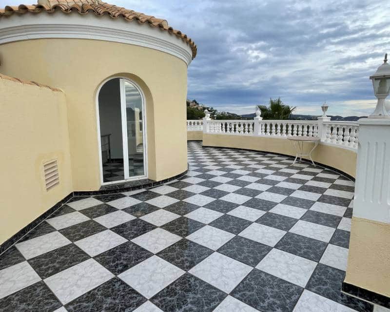 4 bedroom Villa for sale in Calpe / Calp with pool - € 1,250,000 (Ref: 8688465)