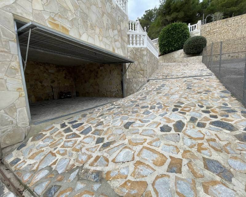 4 bedroom Villa for sale in Calpe / Calp with pool - € 1,250,000 (Ref: 8688465)