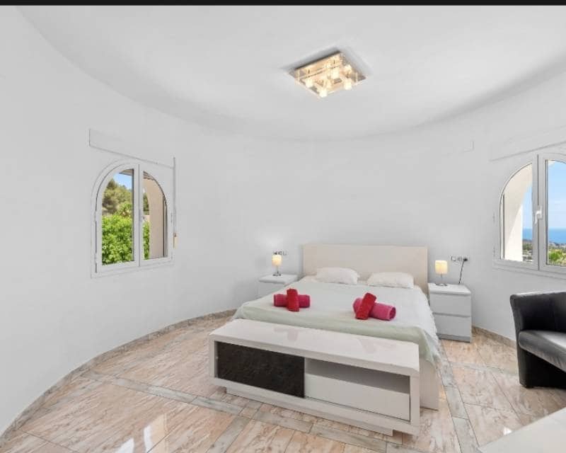 4 sovrum Villa till salu i Calpe / Calp med pool garage - 1 400 000 € (Ref: 8688465)