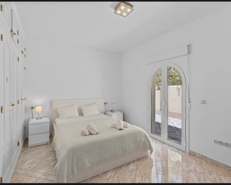 4 sovrum Villa till salu i Calpe / Calp med pool garage - 1 400 000 € (Ref: 8688465)