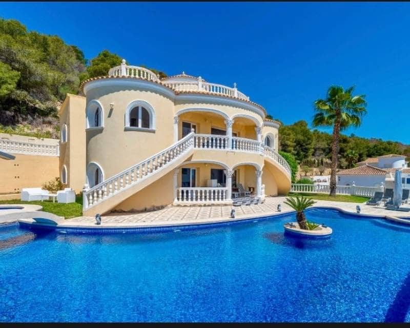 4 sovrum Villa till salu i Calpe / Calp med pool garage - 1 400 000 € (Ref: 8688465)