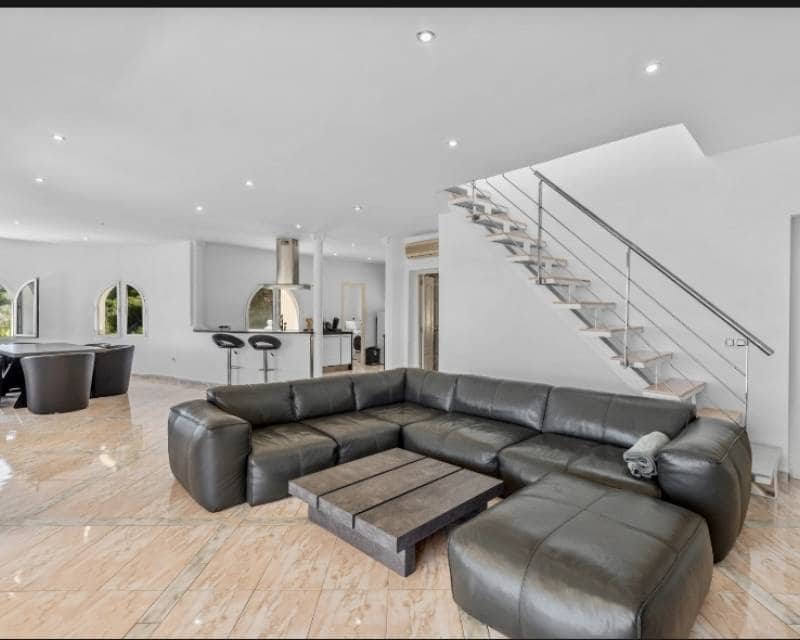 4 sovrum Villa till salu i Calpe / Calp med pool garage - 1 400 000 € (Ref: 8688465)
