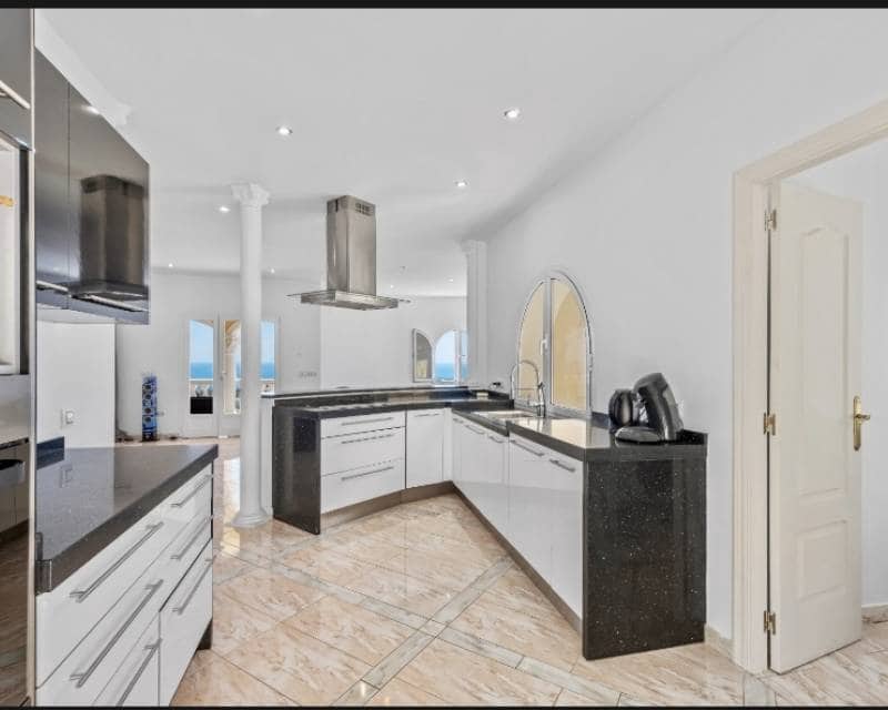 4 sovrum Villa till salu i Calpe / Calp med pool garage - 1 400 000 € (Ref: 8688465)