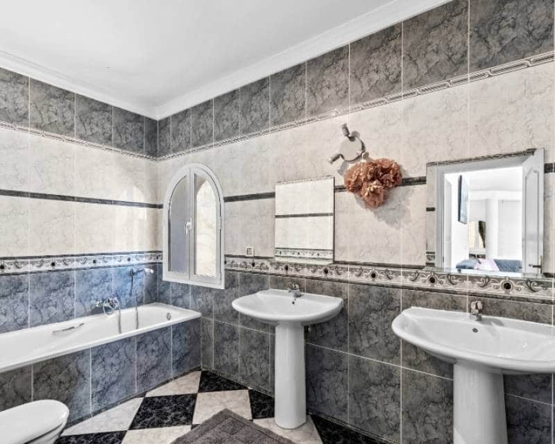 4 sovrum Villa till salu i Calpe / Calp med pool garage - 1 400 000 € (Ref: 8688465)