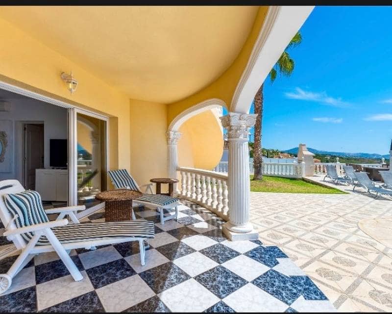 4 sovrum Villa till salu i Calpe / Calp med pool garage - 1 400 000 € (Ref: 8688465)