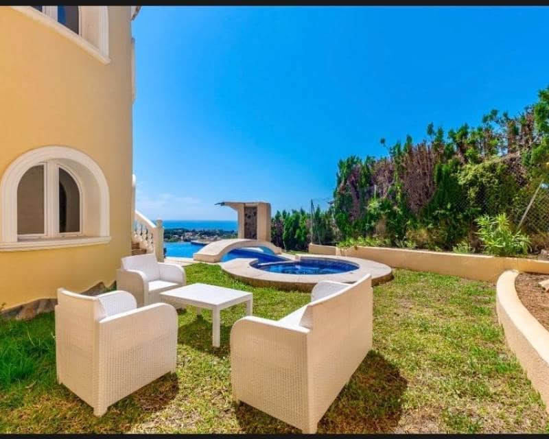 4 sovrum Villa till salu i Calpe / Calp med pool garage - 1 400 000 € (Ref: 8688465)