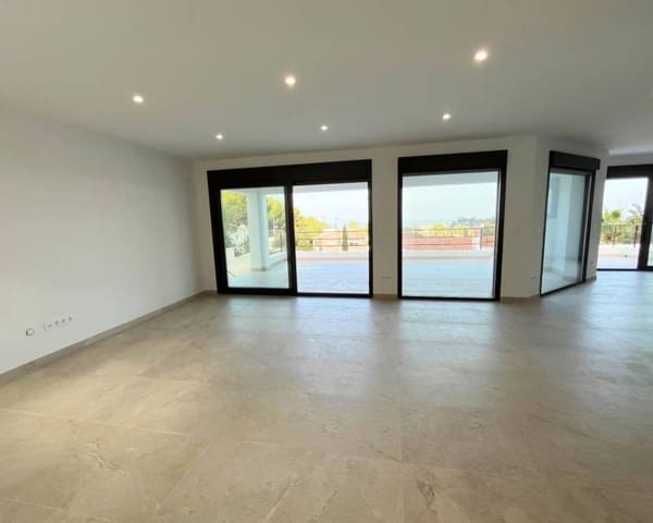 Chalet de 4 habitaciones en Dénia en venta con piscina - 999.000 € (Ref: 8688587)