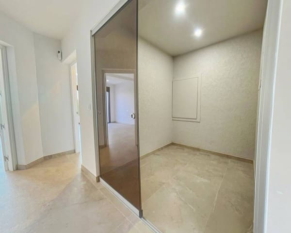 Chalet de 4 habitaciones en Dénia en venta con piscina - 999.000 € (Ref: 8688587)