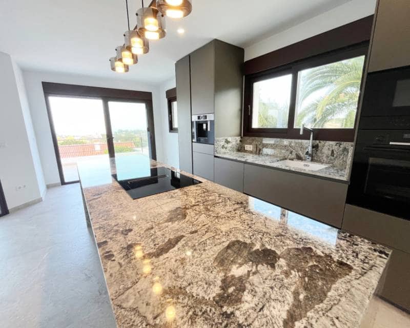 Chalet de 4 habitaciones en Dénia en venta con piscina - 999.000 € (Ref: 8688587)