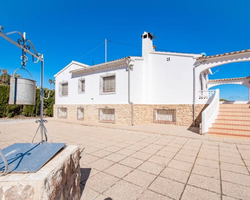 6 quarto Moradia para venda em Benissa com piscina - 990 000 € (Ref: 8837192)