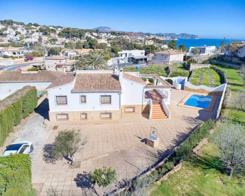 6 quarto Moradia para venda em Benissa com piscina - 990 000 € (Ref: 8837192)