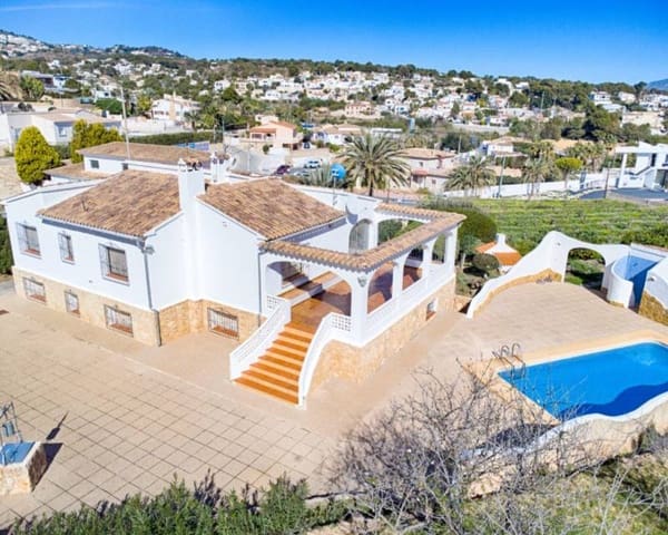 6 quarto Moradia para venda em Benissa com piscina - 990 000 € (Ref: 8837192)