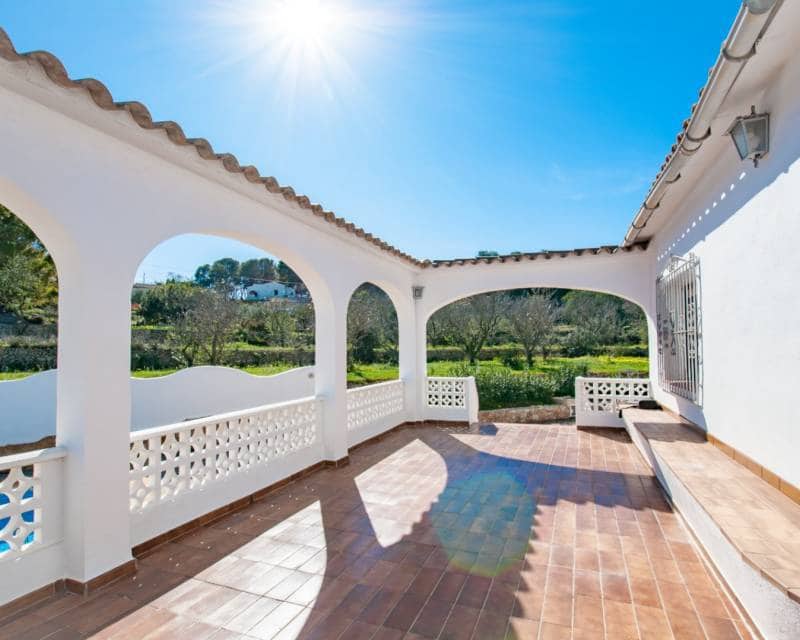 6 quarto Moradia para venda em Benissa com piscina - 990 000 € (Ref: 8837192)