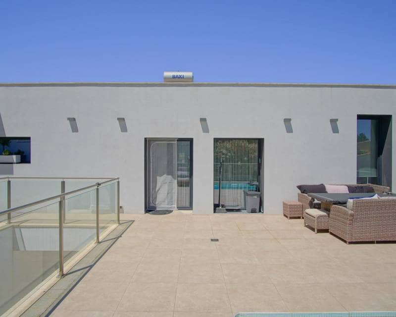 3 bedroom Villa for sale in Benitachell / Benitatxell with pool - € 950,000 (Ref: 8837197)