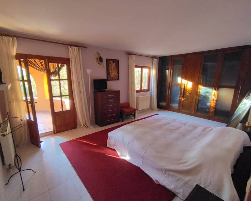 4 slaapkamer Villa te koop in Benitachell / Benitatxell met zwembad - € 619.000 (Ref: 8837199)