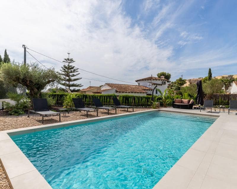 Chalet de 4 habitaciones en Benissa en venta con piscina - 1.250.000 € (Ref: 8840136)