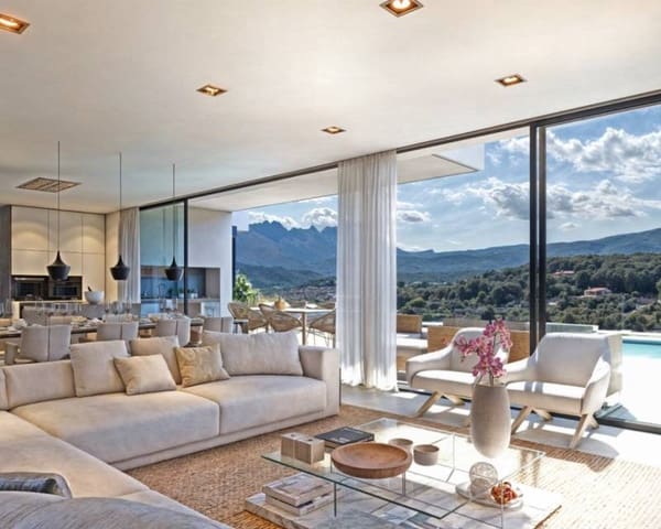 3 soveværelse Villa til salg i Calpe / Calp med swimmingpool - € 1.135.000 (Ref: 8893677)