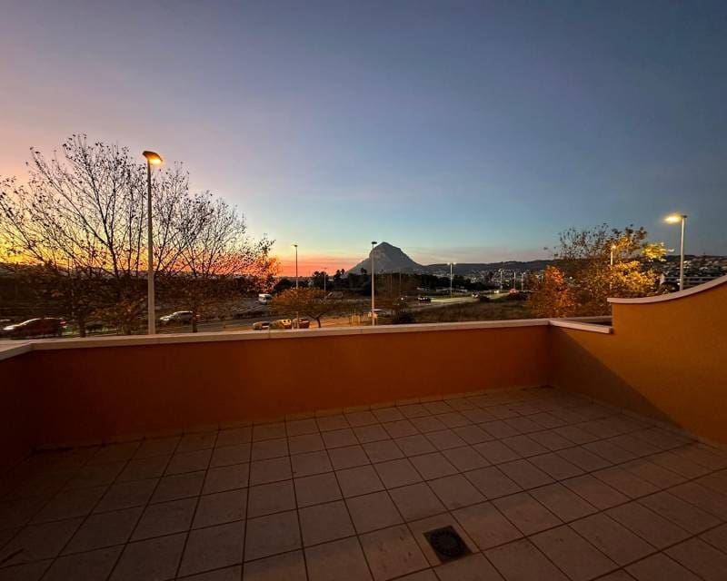 Apartamento de 2 habitaciones en Javea / Xàbia en alquiler con piscina garaje - 1.800 € (Ref: 8893812)