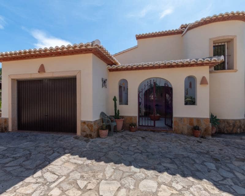 3 bedroom Villa for rent in Javea / Xabia with pool garage - € 2,500 (Ref: 8895570)