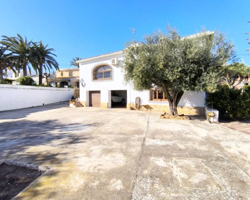 6 sypialnia Willa na sprzedaż w Javea / Xabia z basenem - 950 000 € (Ref: 8935792)