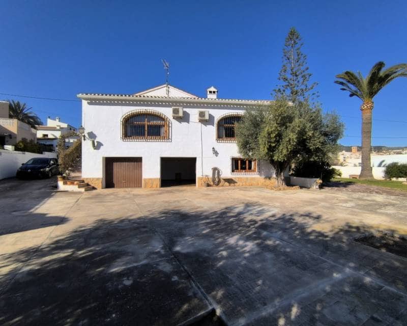6 sypialnia Willa na sprzedaż w Javea / Xabia z basenem - 950 000 € (Ref: 8935792)