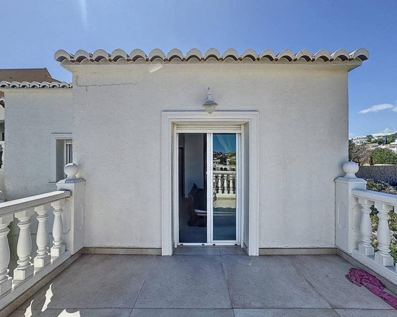 4 Zimmer Villa zu verkaufen in Benitachell / Benitatxell mit Pool - 765.000 € (Ref: 8935804)