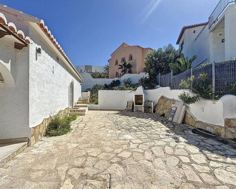 4 Zimmer Villa zu verkaufen in Benitachell / Benitatxell mit Pool - 765.000 € (Ref: 8935804)