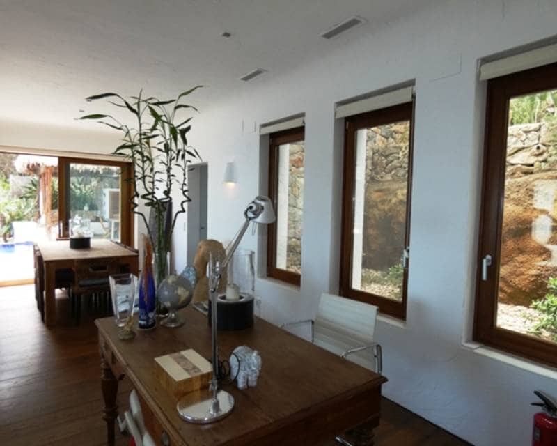 4 makuuhuone Huvila myytävänä paikassa Denia mukana uima-altaan 
autotalli - 2 200 000 € (Ref: 8935811)