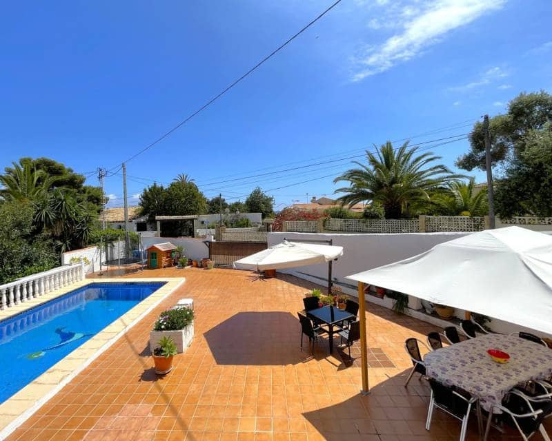 Chalet de 5 habitaciones en Benissa en venta con piscina - 950.000 € (Ref: 8973951)