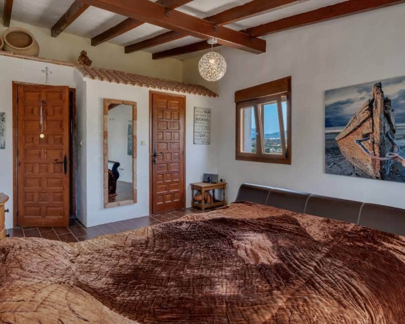 4 soveværelse Finca/Landehus til salg i Teulada med swimmingpool garage - € 525.000 (Ref: 8973952)