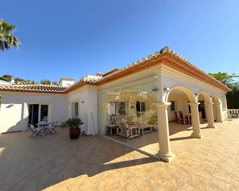 4 soverom Villa til salgs i Moraira med svømmebasseng - € 1 375 000 (Ref: 8988867)