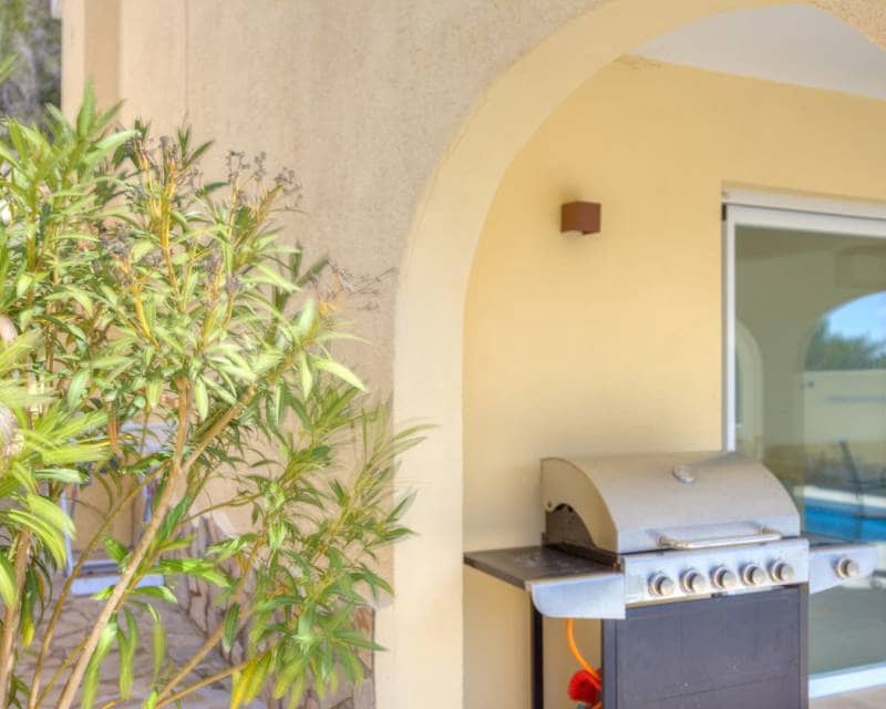 3 bedroom Villa for sale in Moraira with pool - € 560,000 (Ref: 8988869)