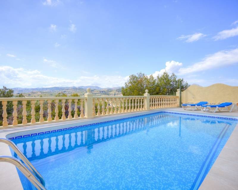 3 bedroom Villa for sale in Moraira with pool - € 560,000 (Ref: 8988869)