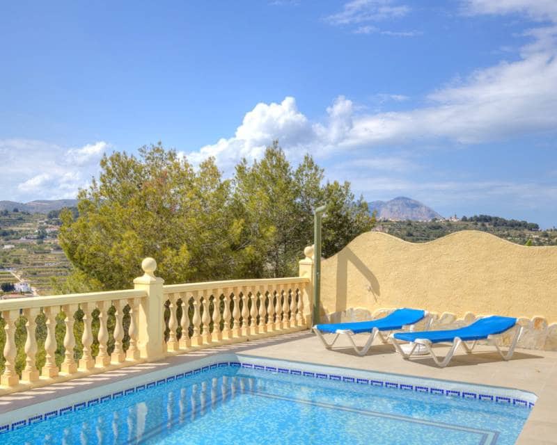 3 bedroom Villa for sale in Moraira with pool - € 560,000 (Ref: 8988869)