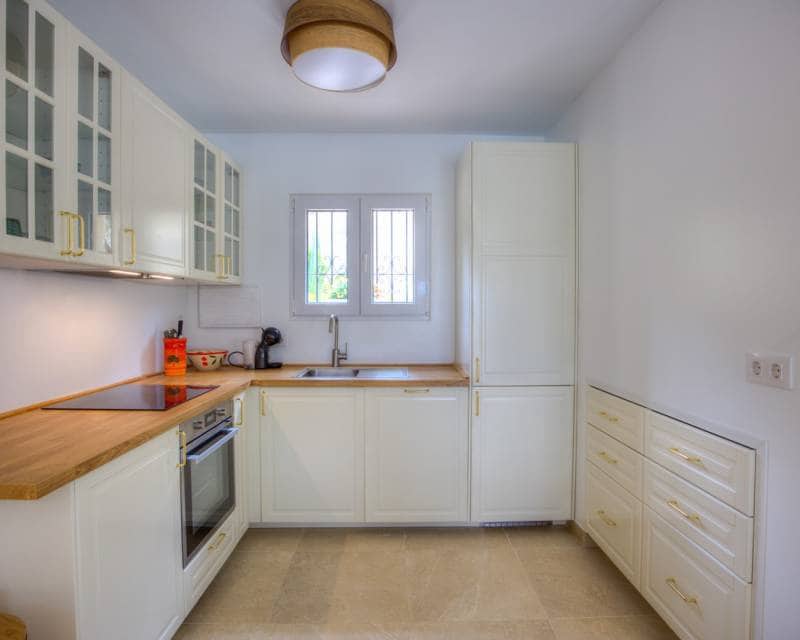 3 bedroom Villa for sale in Moraira with pool - € 560,000 (Ref: 8988869)