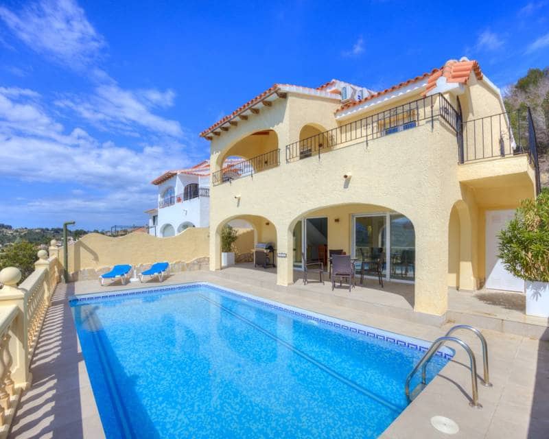 3 bedroom Villa for sale in Moraira with pool - € 560,000 (Ref: 8988869)