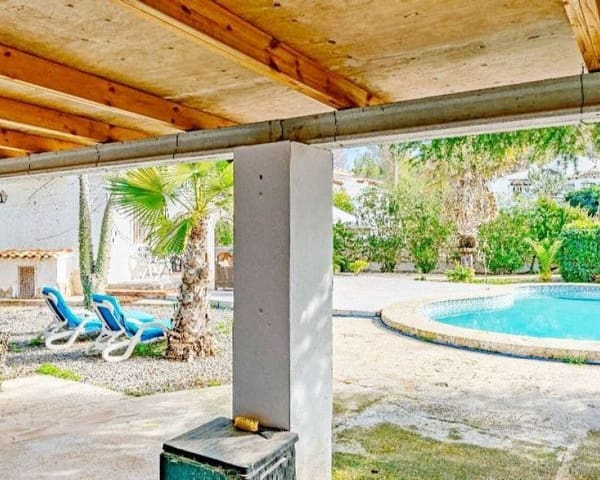 Chalet de 2 habitaciones en Moraira, Teulada-Moraira en venta con piscina garaje - 550.000 € (Ref: 8992802)