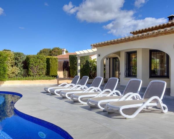 3 slaapkamer Villa te koop in Moraira, Teulada-Moraira met zwembad garage - € 1.100.000 (Ref: 8992804)